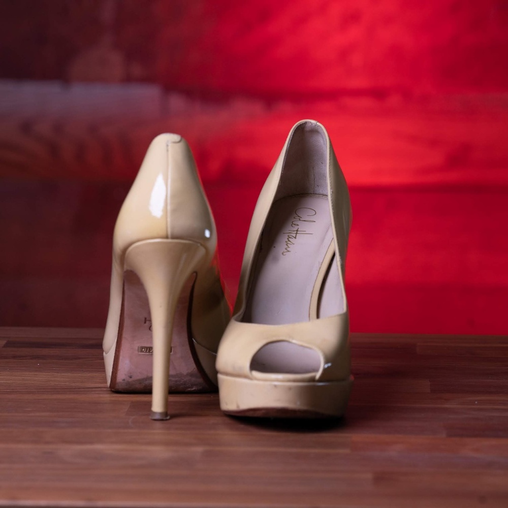 Used Cole Haan Womens  9B Beige Leather High Heels